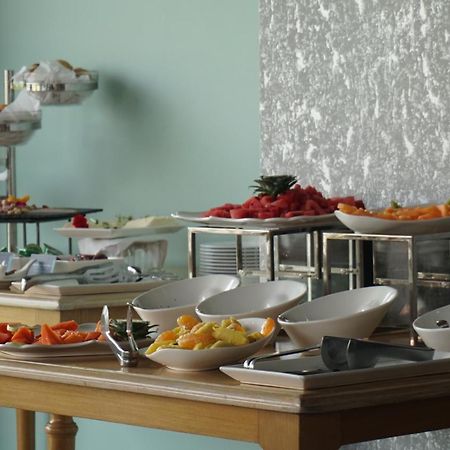 Quo Quality Hotel Manizales Εξωτερικό φωτογραφία A buffet