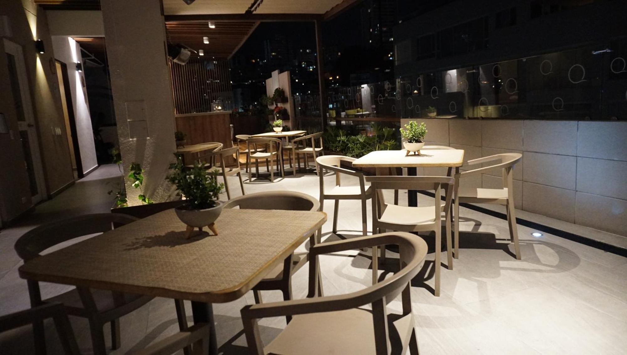 Quo Quality Hotel Manizales Εξωτερικό φωτογραφία The interior of the restaurant