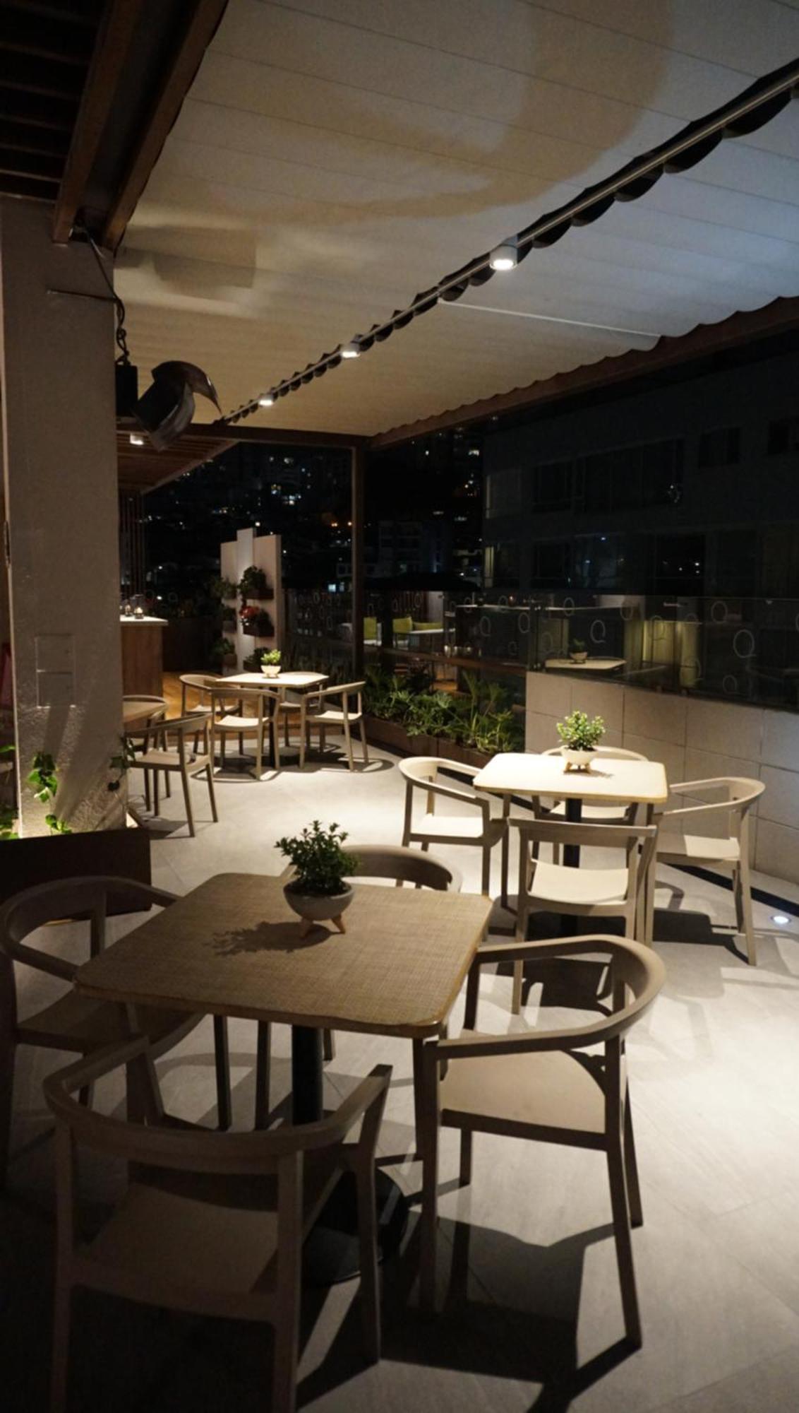 Quo Quality Hotel Manizales Εξωτερικό φωτογραφία The interior of the restaurant